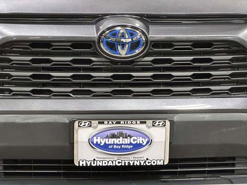 Used 2024 Toyota RAV4 XLE w/ Convenience Package AWD/4WD image 12