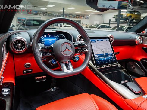 Used 2023 Mercedes-Benz SL 63 AMG 4MATIC image 14