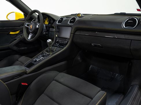 Used 2022 Porsche 718 Boxster Spyder RWD image 72