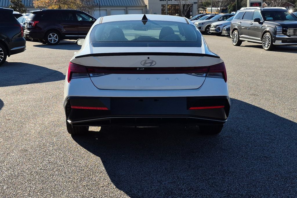 New 2026 Hyundai Elantra SEL Sport FWD image 6