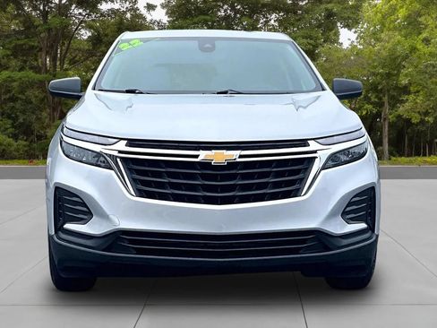Used 2022 Chevrolet Equinox LS w/ LS Convenience Package FWD image 3