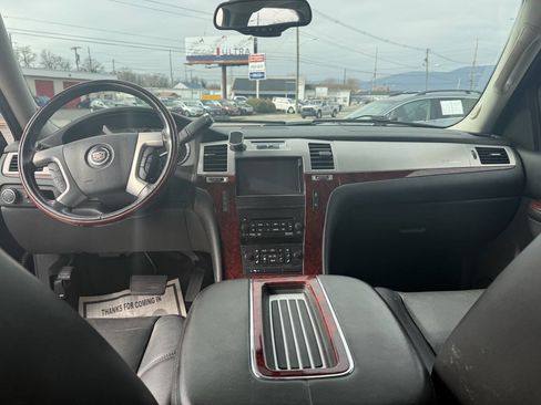 Used 2012 Cadillac Escalade Luxury image 13