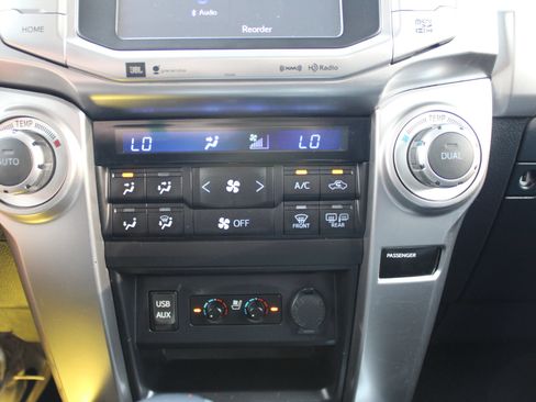 Used 2018 Toyota 4Runner Limited AWD/4WD image 14