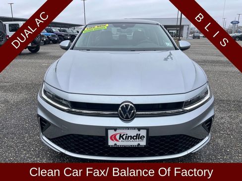 Used 2026 Volkswagen Jetta SE FWD image 3