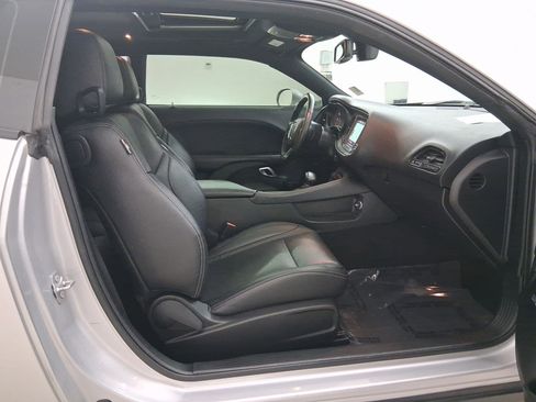 Used 2023 Dodge Challenger SXT w/ Blacktop Package image 27