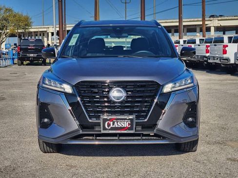 Used 2024 Nissan Kicks SR image 2