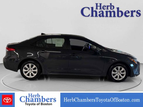Used 2024 Toyota Corolla LE FWD image 12