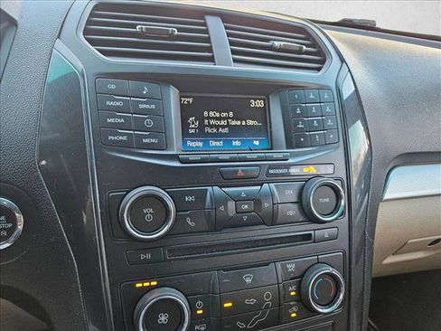 Used 2017 Ford Explorer XLT image 13