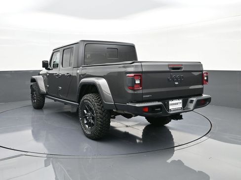 Used 2024 Jeep Gladiator Sport image 8
