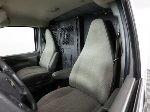 Used 2016 Chevrolet Express 2500 RWD image 11