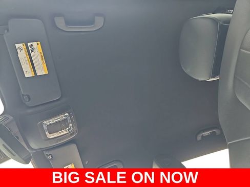 Used 2025 Mercedes-Benz GLB 250 image 29