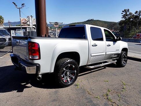 Used 2010 GMC Sierra 1500 SLE w/ Regional Value Package image 9