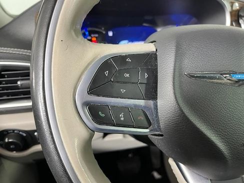 Used 2021 Chrysler Pacifica Limited FWD image 20