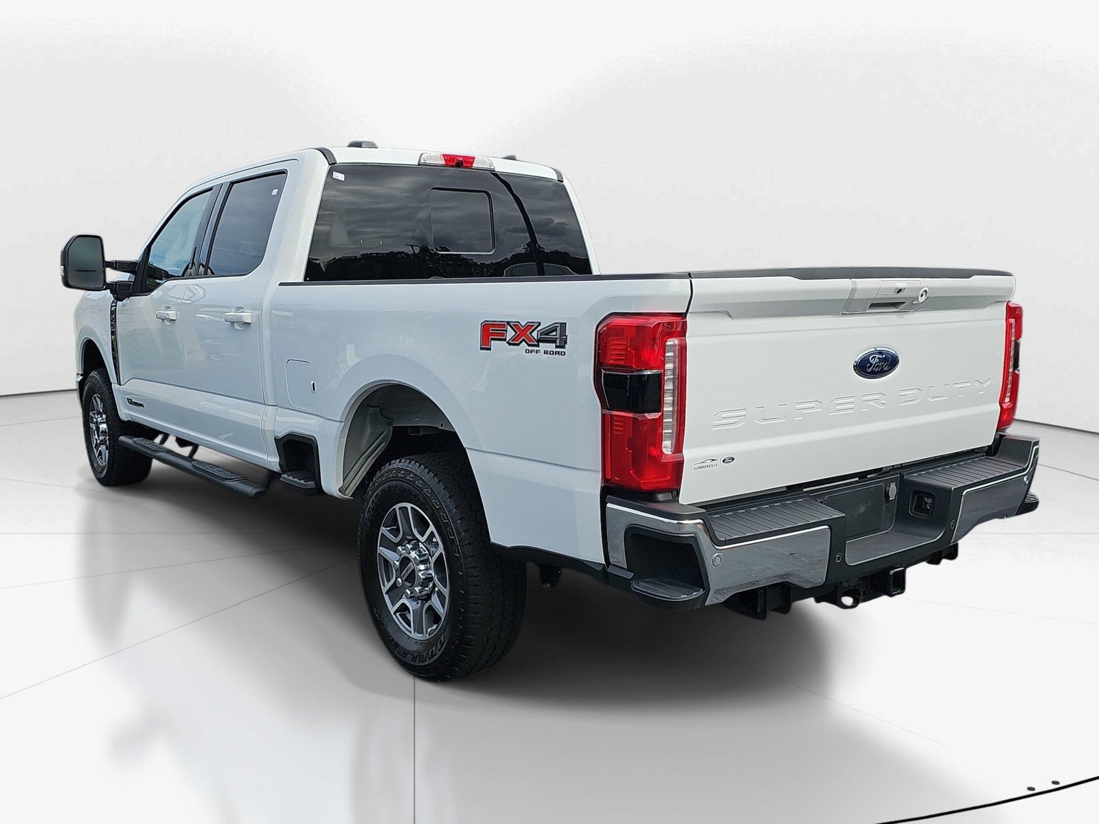 Used 2024 Ford F250 Lariat w/ FX4 Off-Road Package AWD/4WD image 5