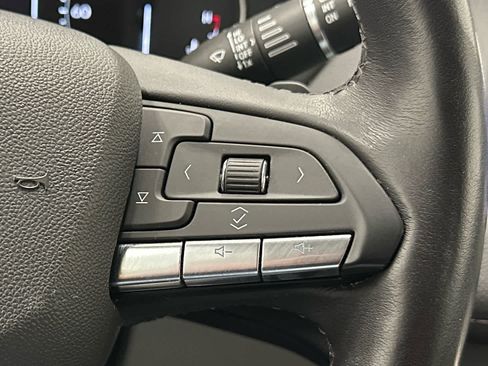 Used 2023 Cadillac XT4 Luxury w/ Cold Weather Package AWD/4WD image 26