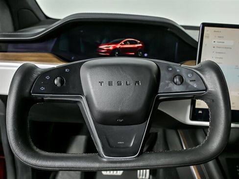 Used 2022 Tesla Model X image 24