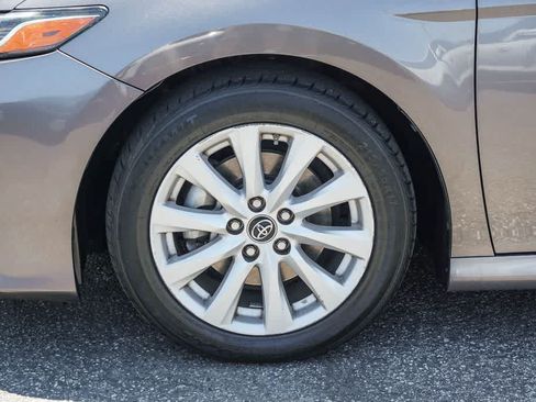 Used 2018 Toyota Camry LE FWD image 10