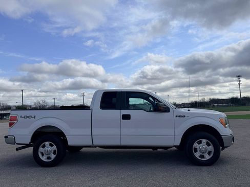 Used 2011 Ford F150 XLT w/ XLT Convenience Pkg AWD/4WD image 2