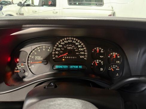 Used 2006 Chevrolet Silverado 2500 LT w/ Skid Plate Package AWD/4WD image 14