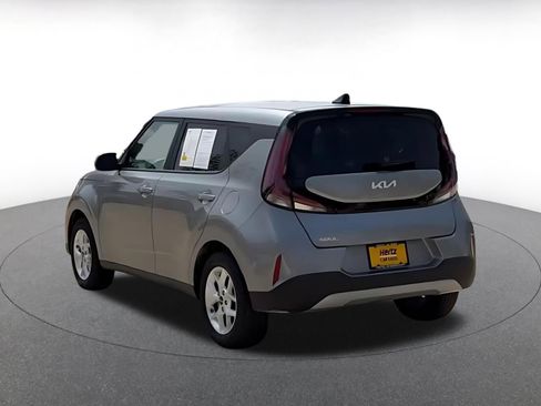 Used 2025 Kia Soul LX w/ LX Technology Package FWD image 11
