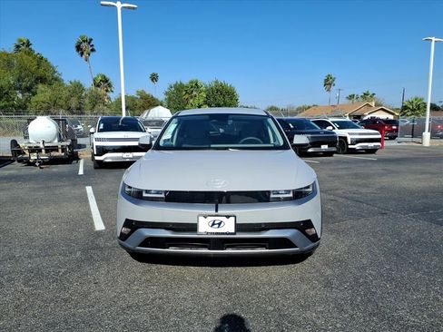 New 2025 Hyundai Ioniq 5 SE image 8