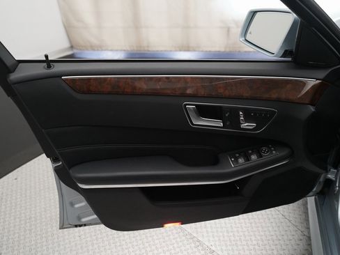 Used 2015 Mercedes-Benz E 350 4MATIC Sedan image 27