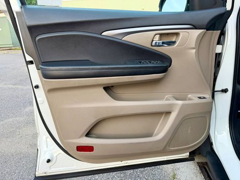 Used 2021 Honda Pilot EX image 38