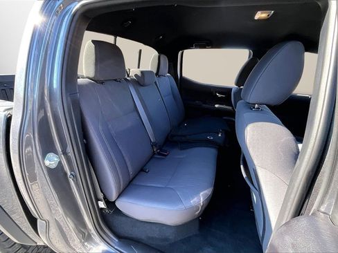 Used 2019 Toyota Tacoma TRD Off-Road image 24