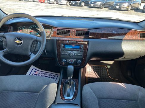 Used 2015 Chevrolet Impala LT w/ LT Sunroof Package image 17