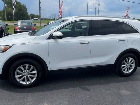 Used 2018 Kia Sorento FWD image 4
