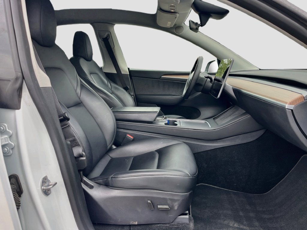 Used 2024 Tesla Model Y Long Range RWD image 28