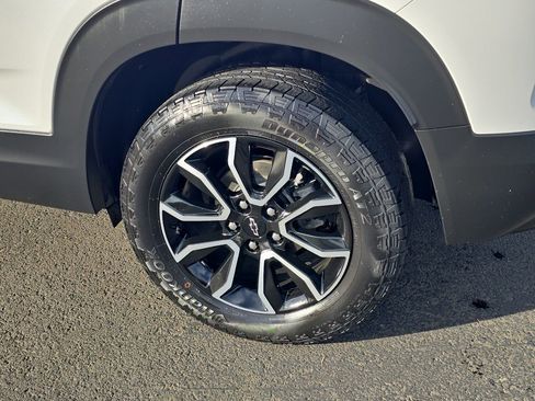 Certified 2025 Chevrolet TrailBlazer ACTIV w/ Driver Confidence Package image 11