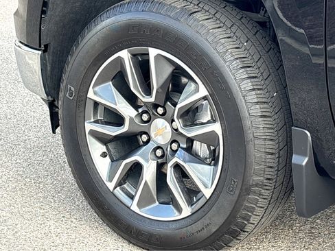 Certified 2024 Chevrolet Silverado 1500 LT w/ Convenience Package II image 18