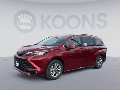 New 2025 Toyota Sienna XLE