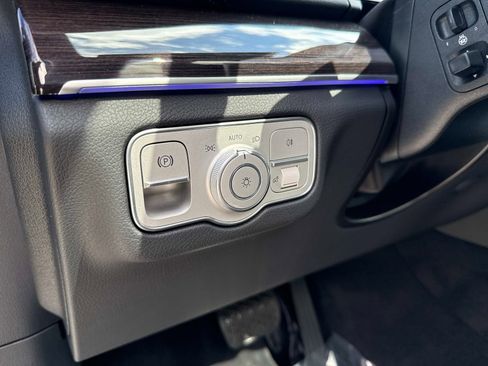 Used 2025 Mercedes-Benz GLS 450 4MATIC image 22