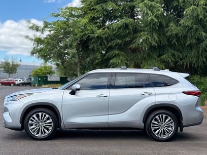 Used 2023 Toyota Highlander Platinum