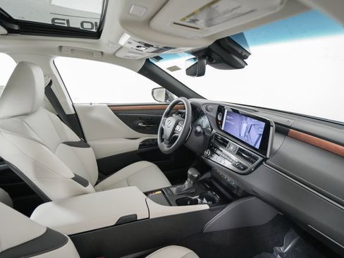 New 2025 Lexus ES 350 w/ Premium Package image 17