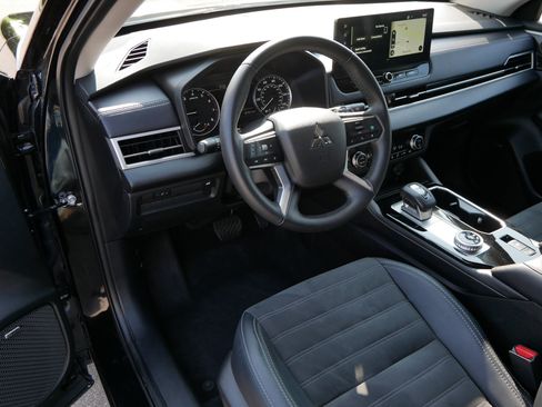 Used 2025 Mitsubishi Outlander SE AWD/4WD image 19