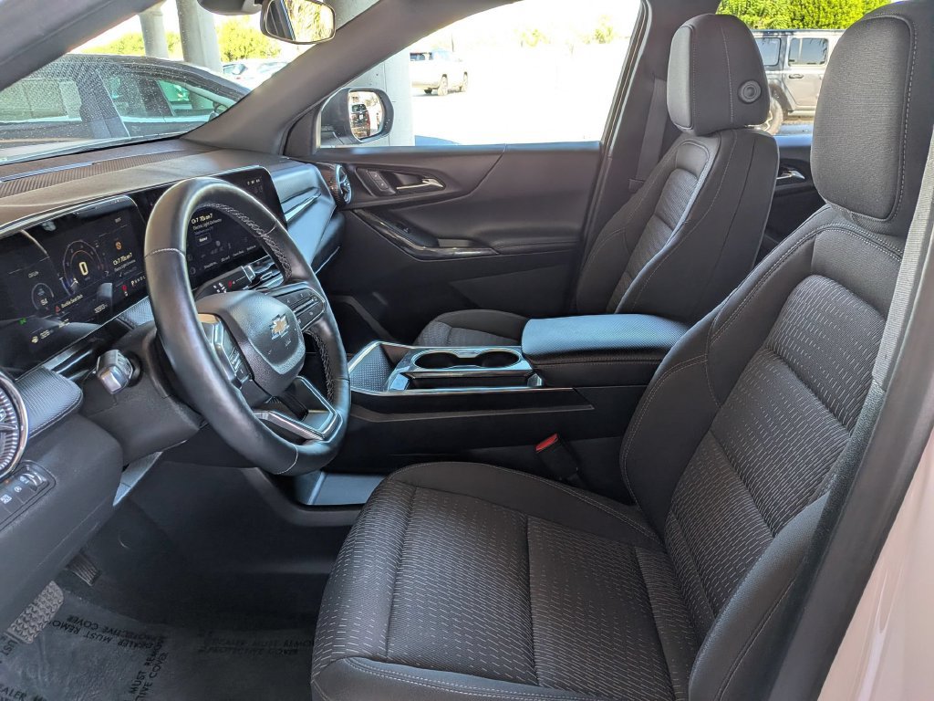 Used 2025 Chevrolet Equinox LT AWD/4WD image 15