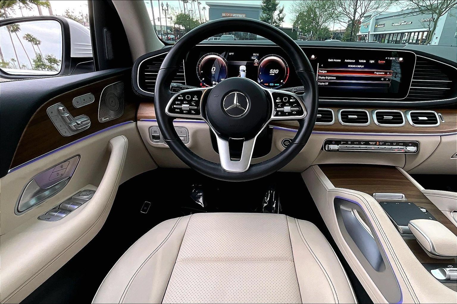 Used 2023 Mercedes-Benz GLS 450 4MATIC image 7