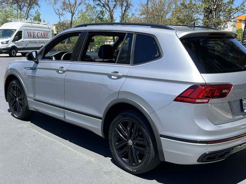 Used 2022 Volkswagen Tiguan SE R-Line FWD image 43