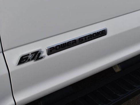 Used 2022 Ford F250 Lariat w/ Black Appearance Package image 7