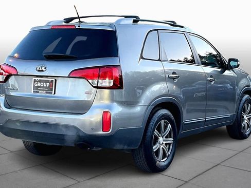 Used 2014 Kia Sorento LX image 12