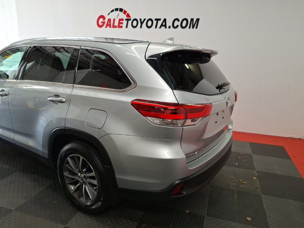 Used 2019 Toyota Highlander XLE AWD/4WD image 7