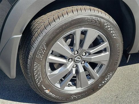 New 2025 Nissan Pathfinder SV image 3