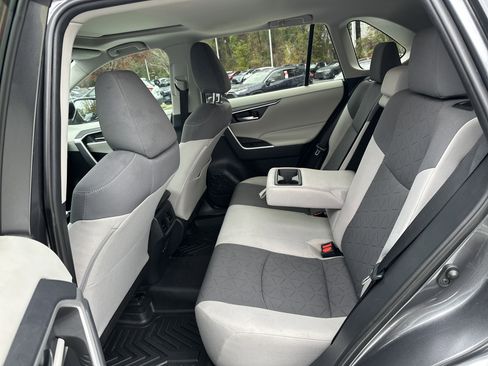 Used 2019 Toyota RAV4 XLE image 31