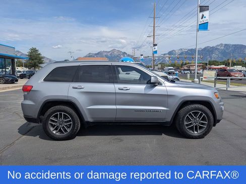 Used 2019 Jeep Grand Cherokee Laredo w/ Laredo X Package RWD image 2