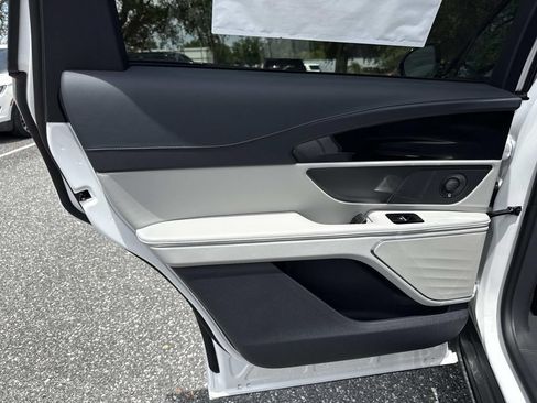 New 2026 Lincoln Nautilus Reserve AWD/4WD image 19