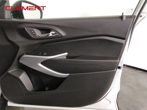 Used 2024 Chevrolet Trax LS FWD image 37