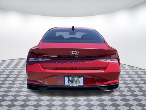 Used 2023 Hyundai Elantra SEL w/ Convenience Package FWD image 4